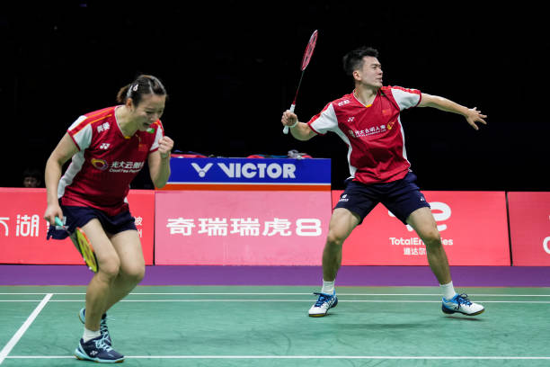 挥拍之间——我的羽毛球初体验