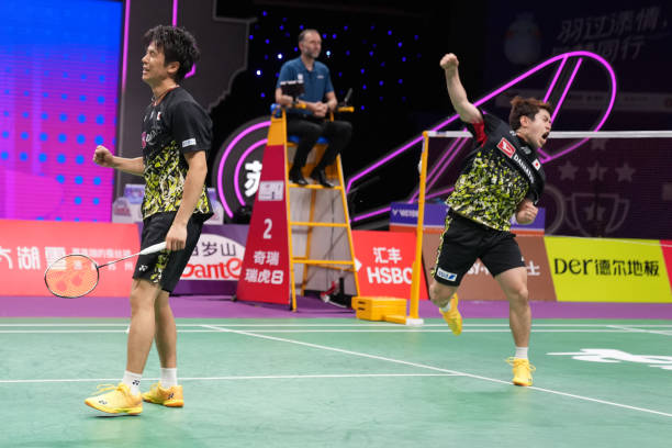 羽毛球比赛裁判手势与判罚解读