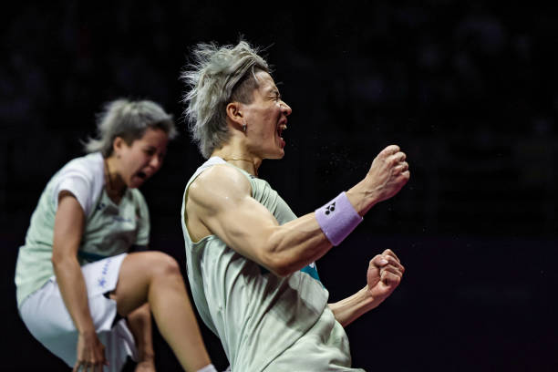 羽毛球单打边界线详解:左右两侧有何不同?