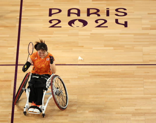 尤尼克斯林丹羽毛球拍评测：冠军之选的性能解析