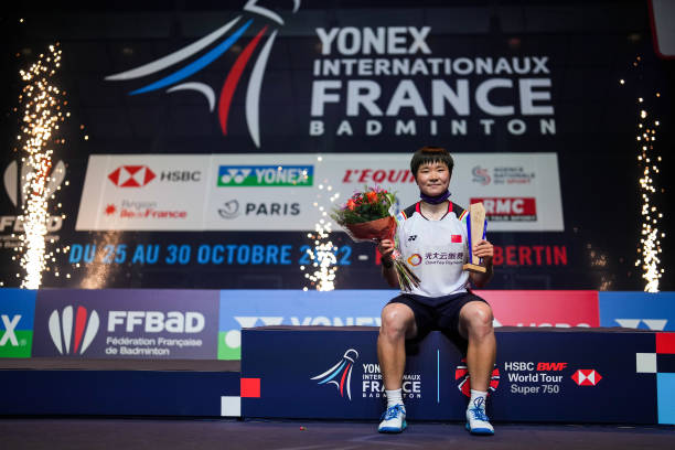 羽毛球单打比赛中的换边规则与战术调整