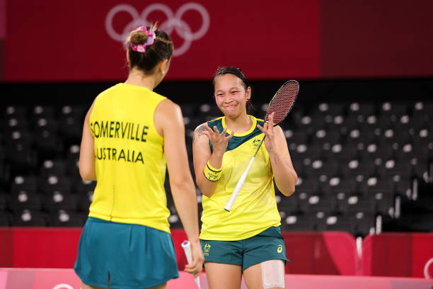 羽毛球杀球与步法结合：如何做到快速连贯？