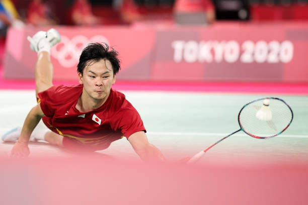 羽毛球拍参数解读：为什么4UG5和5UG6适合不同水平的选手？