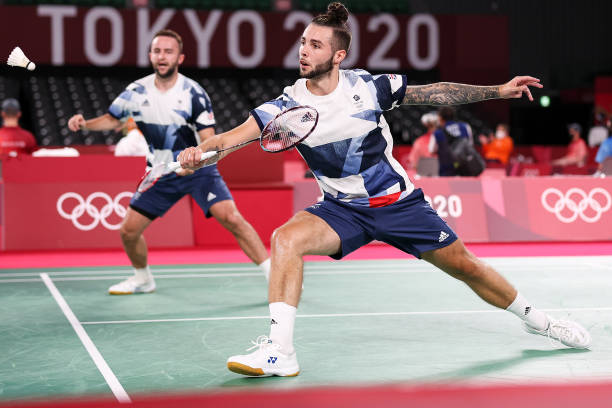 羽毛球12个必学动作，图解+视频带你轻松入门