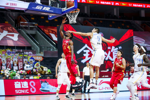 篮球板下沿高度对比赛的影响：为何标准如此重要？