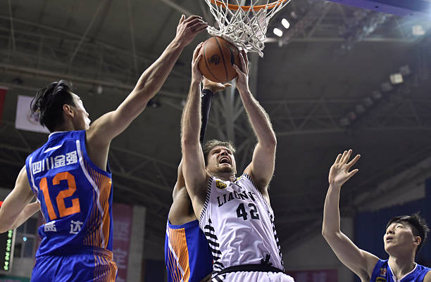 人人体育篮球直播cba：互动竞猜赢好礼，观赛更有趣！