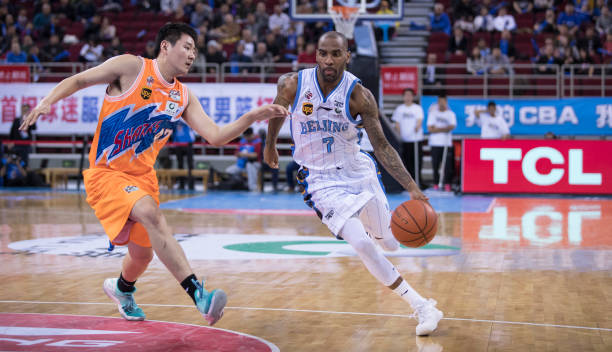 篮球防守技巧：盖帽的专业术语解析