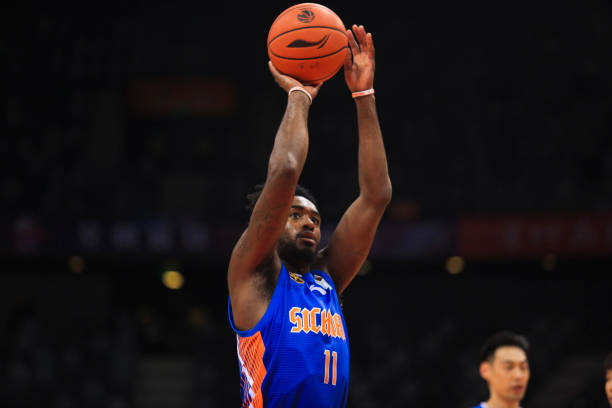 不同级别篮球比赛场地的长度差异：业余 vs 职业