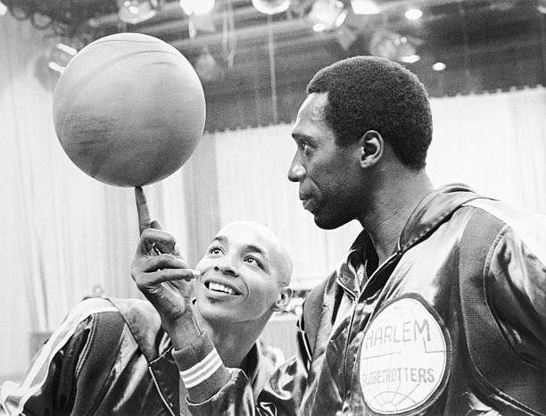 篮球上篮技巧图解：视频教程助你提升得分能力