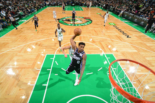 拉里伯德历年篮板数据：全能前锋的统治力