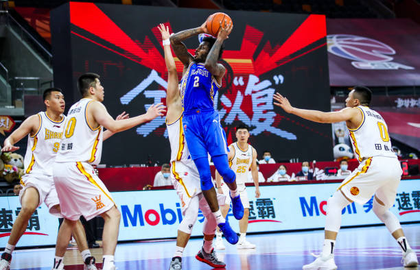 小前锋与前锋：身体素质与场上作用的差异