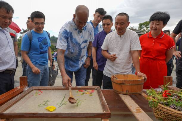 内线霸主之争：大前锋和中锋谁才是篮板王？