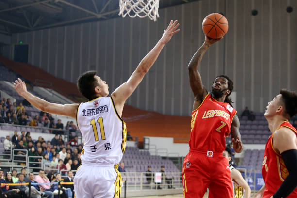 篮球规则D中的常见误区：哪些行为容易被误判？