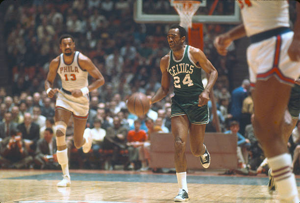 张镇麟扣篮大赛夺冠，赵睿第一时间送上祝贺！