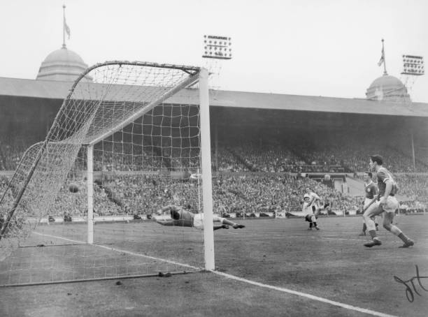 罗马里奥最著名的球衣号码是哪几个?