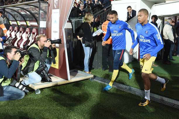 曼城夺冠之路：阵容轮换与战术调整