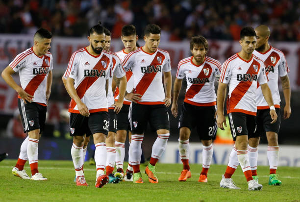 法甲集锦：姆巴佩双响+绝杀！巴黎圣日耳曼3-2逆转马赛