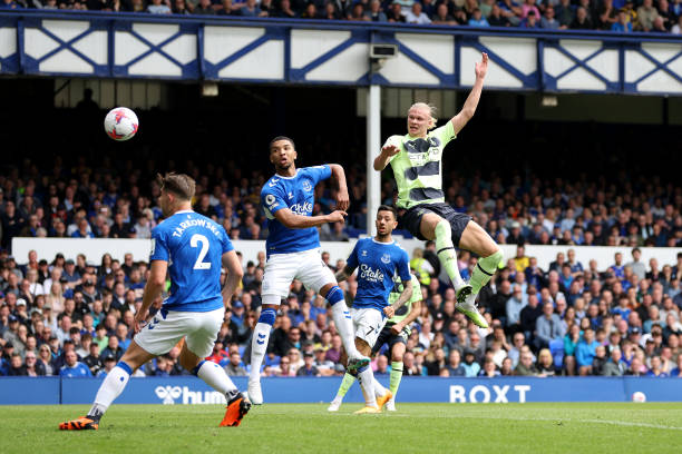 C罗的伟大影响力：超越足球，成为全球偶像