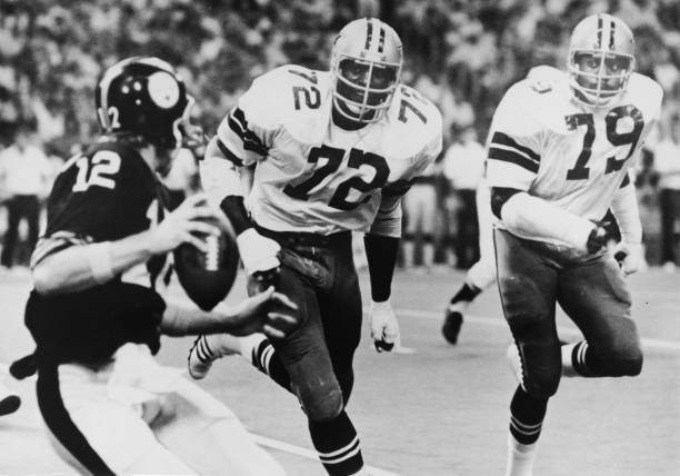 枪手传奇！亨利、博格坎普等名宿经典进球回顾