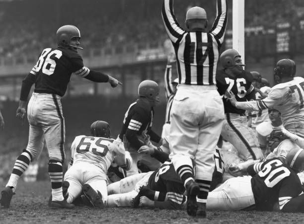 波兰点球战术核心：莱万多夫斯基的制胜一击