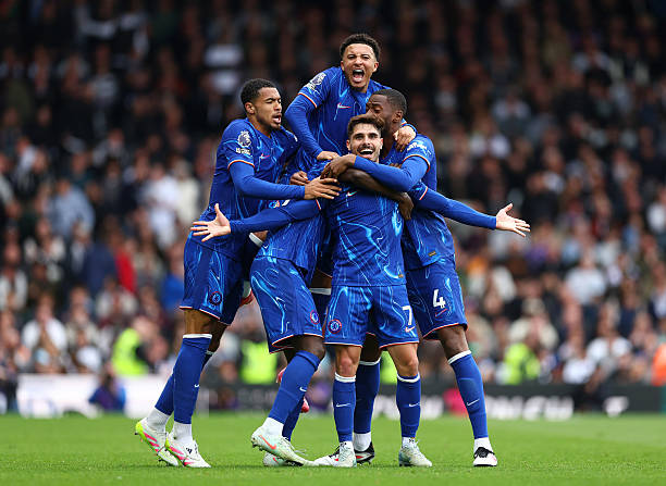 莱万算超巨吗？数据与荣誉全方位解析