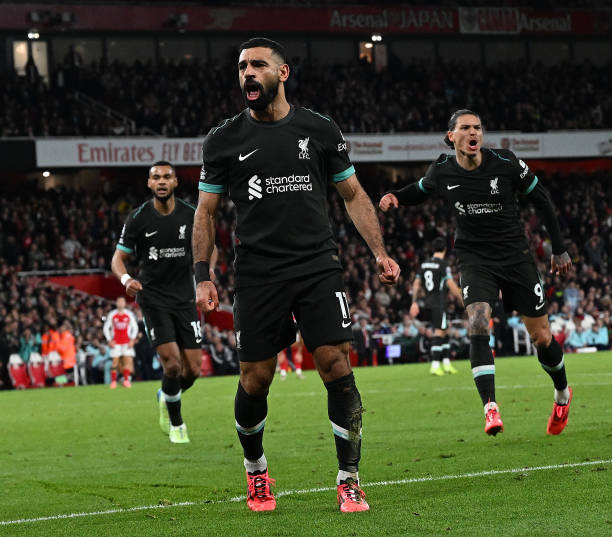 射门酒桌游戏规则全解析:轻松玩转足球+喝酒的乐趣