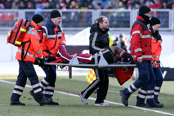 法甲训练营探秘：职业球员的一天从几点开始？