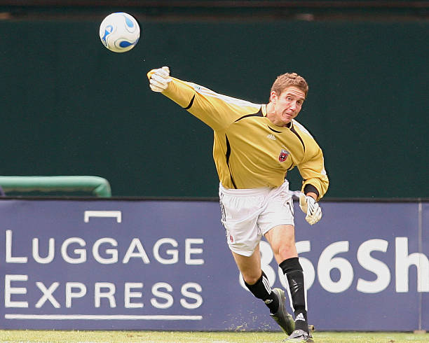 七人制足球场设计规范：从尺寸到灯光布局的完整方案