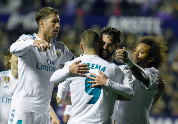 德甲最新战况：保级大战激烈，榜首争夺悬念重重