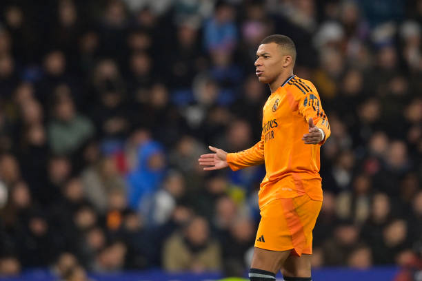 巴蒂斯图塔的巅峰数据：哪个俱乐部见证了他的最佳状态？