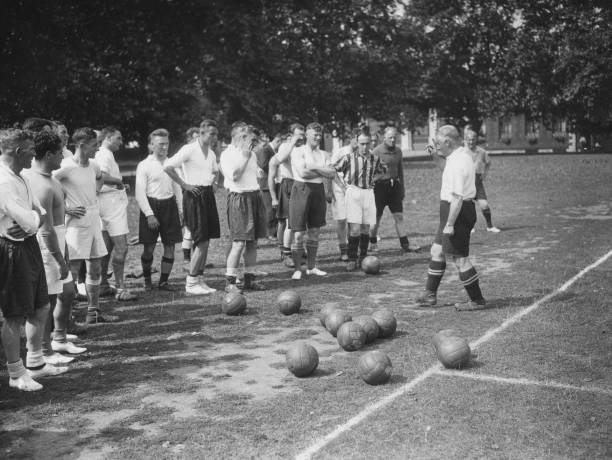 马拉多纳激情庆祝!回顾梅西经典进球瞬间