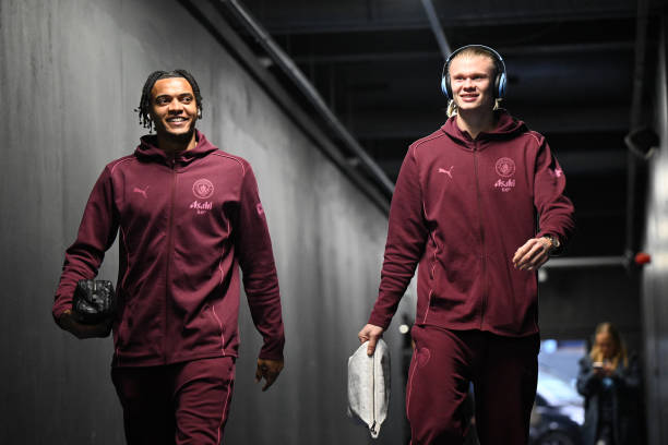 第四官员能否替代主裁判？足球规则中的裁判替补机制