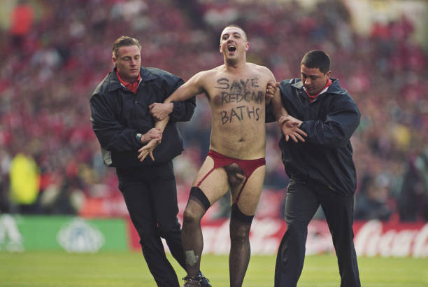 欧冠决赛夜：皇马vs利物浦，谁将捧起大耳朵杯？