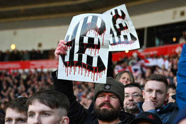 马拉多纳在巴塞罗那时期穿过几号球衣？