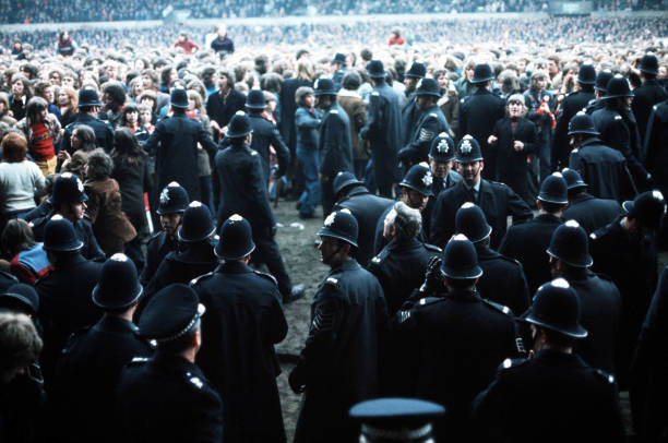 (风格：聚焦于最常见的得分方式——头球)