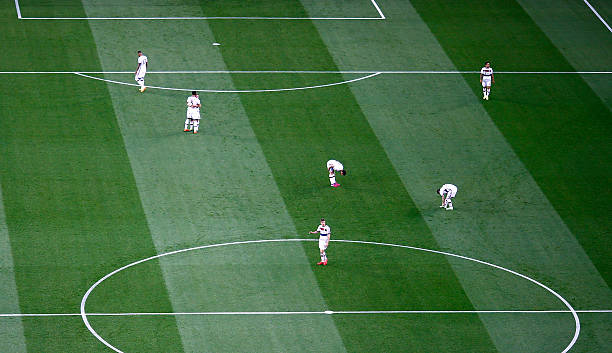 足球点球术语全解析：从“十二码”到“扑点”