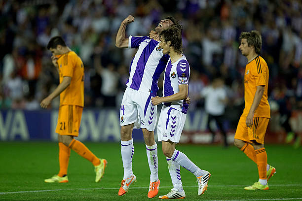 (风格：明星效应、提供直接入口)