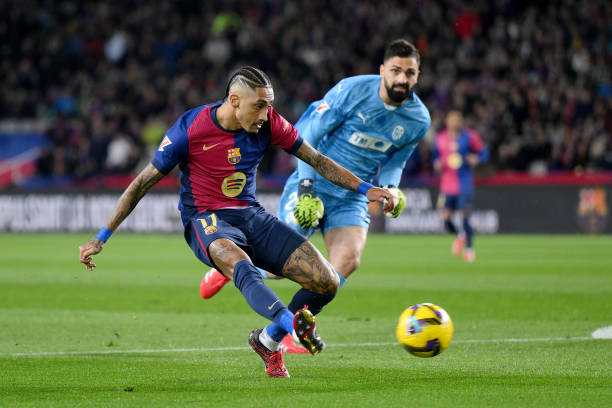 谁说后卫只会防守？这些中后卫的任意球功夫令人惊叹