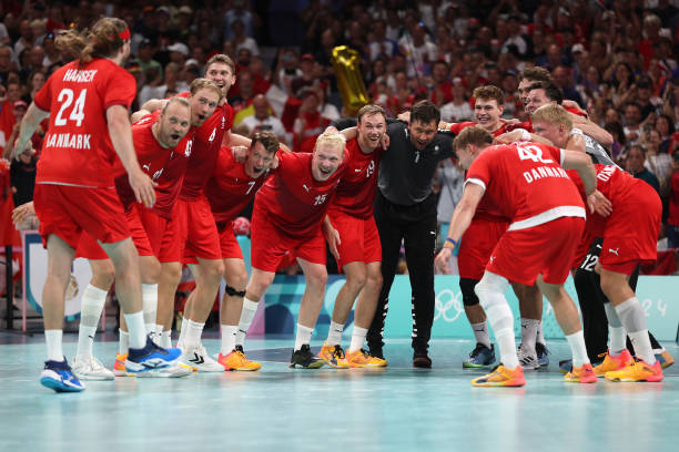 圆形五环的象征意义：奥运精神的几何表达