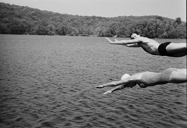突破极限：安踏高性能短跑跑鞋全解析