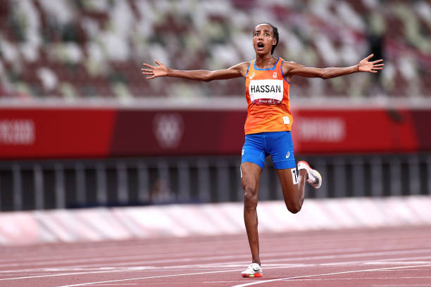 田径历史回顾：跨栏项目最早由哪个国家引入？