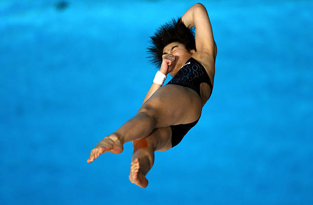 跨越式跳高动作分解：从助跑到过杆的完整指南