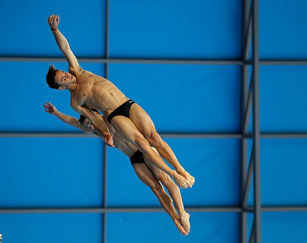 突破人类极限：马拉松选手创造1:59:40惊人成绩