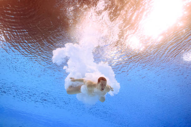 救生员必备：高效跳水动作分解教学