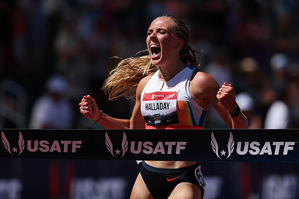 伏明霞：激励新一代运动员的榜样