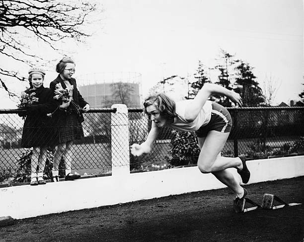 菲尔普斯的自然失业率理论及其对经济政策的影响