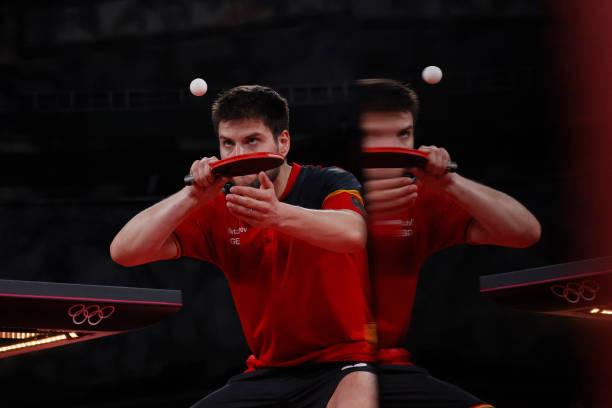 乒乓球/网球侧旋球发球方法详解（附慢动作示范）