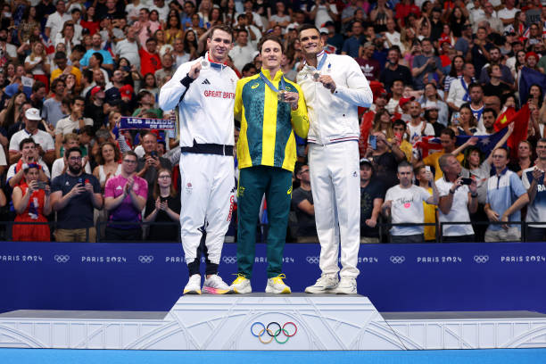 游泳后腰疼还能继续锻炼吗？听听医生怎么说