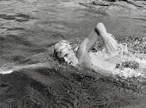 游泳青少年组年龄区间如何影响训练计划