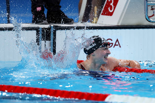 游泳池传播艾滋病的风险有多大？真相揭秘